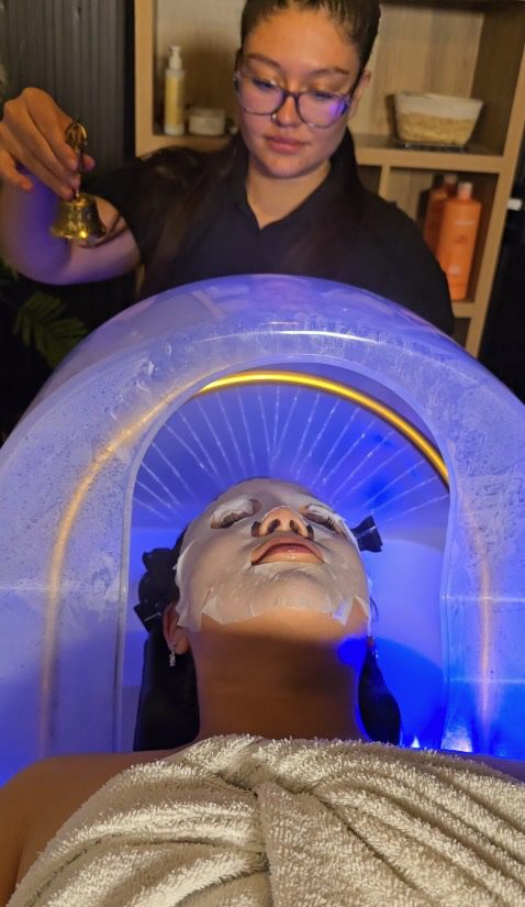 Revive la salud de tu cabello con nuestro exclusivo Hair Spa en Santiago